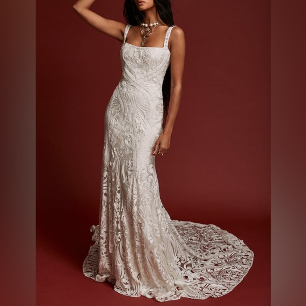 Rue de Seine Nyles Wedding Gown w/sleeves, Sample Unworn, Unaltered!